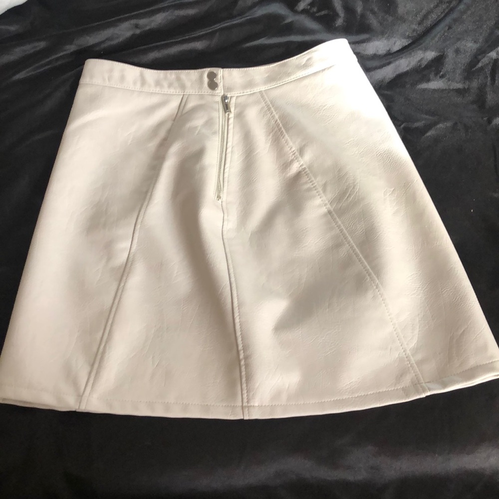 A-line Zara Faux Leather Skirt 🌸 - Picture 3 of 8